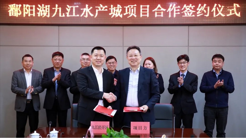 郑明潘阳.jpg 郑明潘阳.jpg